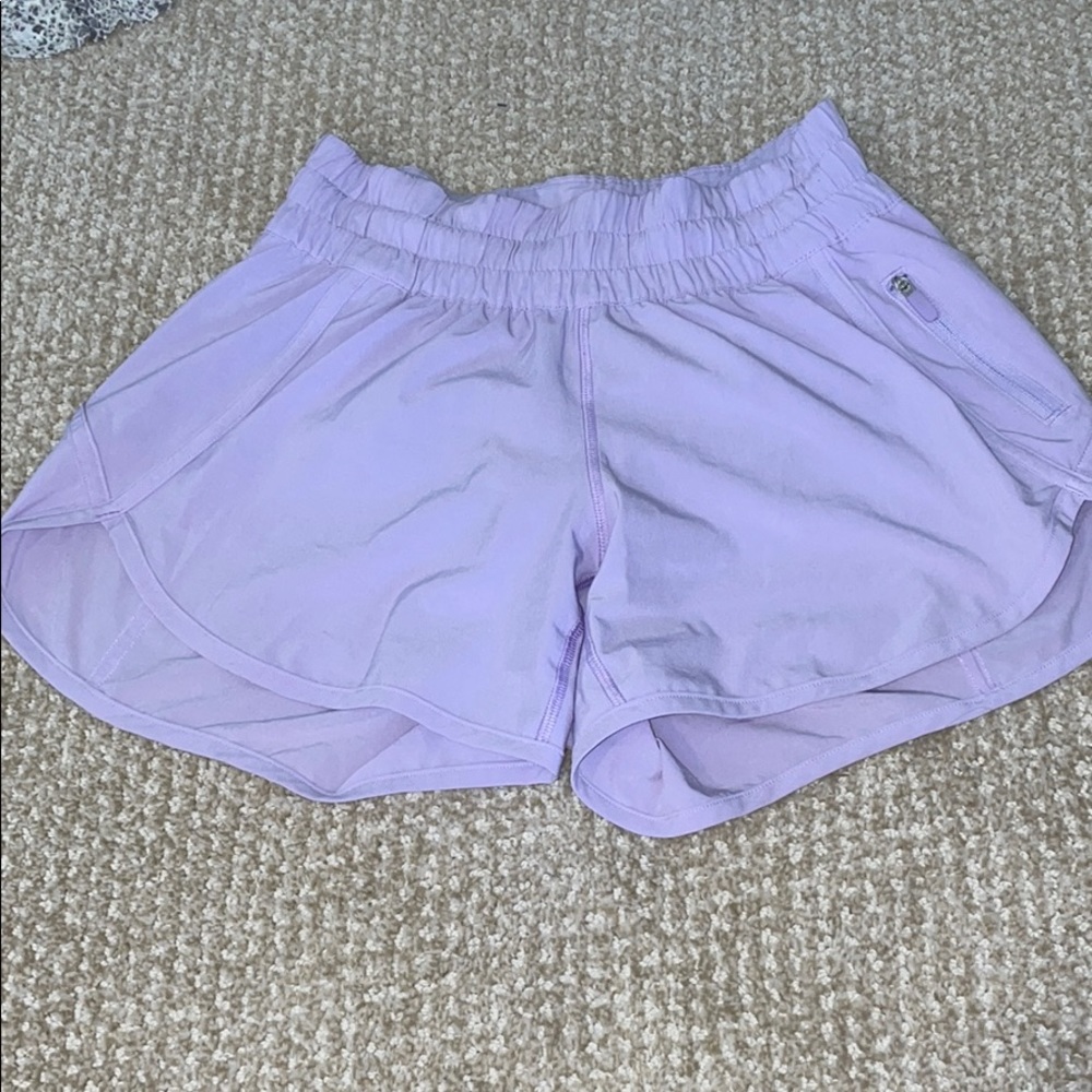 Lavender Lululemon hotty hot 4” shorts